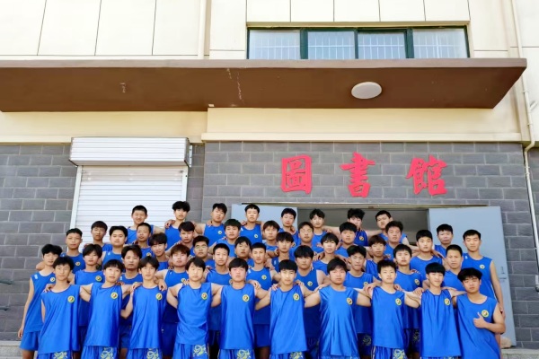 嵩山少林封闭武校学生可以考大学吗？