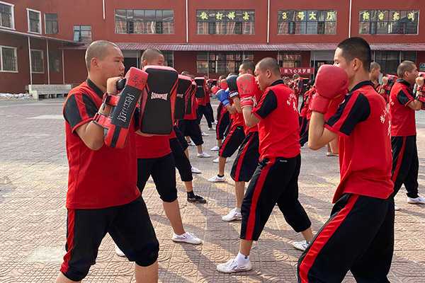 有初中封闭军事化管理学校吗