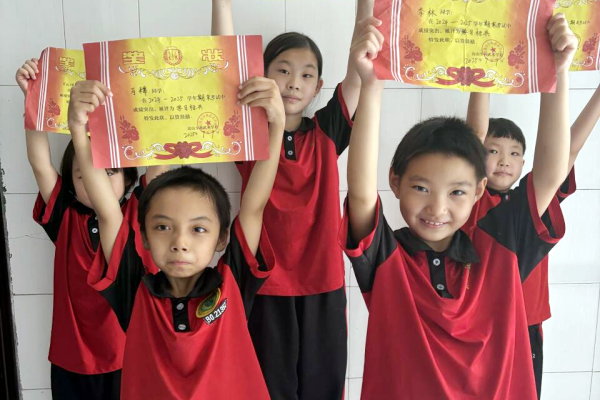 嵩山少林封闭武术学校都怎么训练？