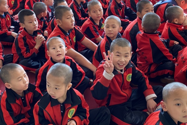 全封闭寄宿学校招收中小学生的标准是什么？