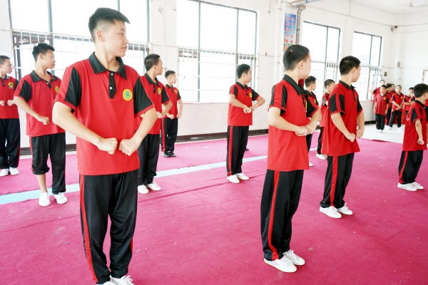 为什么有家长选择送孩子去封闭式武校？